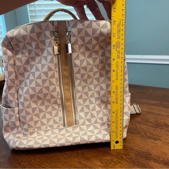Cream Gray Geometric Patterned Backpack purse - Picture 5 of 12